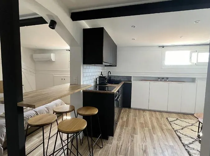 Corbelle - Grand Appartement *